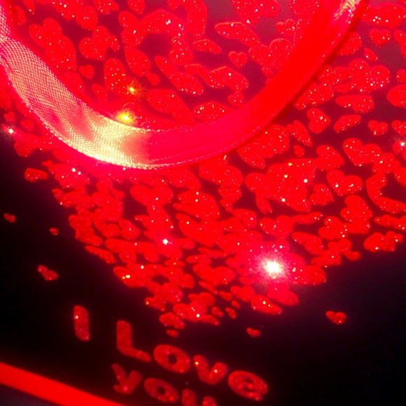 I LOVE YOU - Glittery Heart Gift Bags - Picture 2 of 5